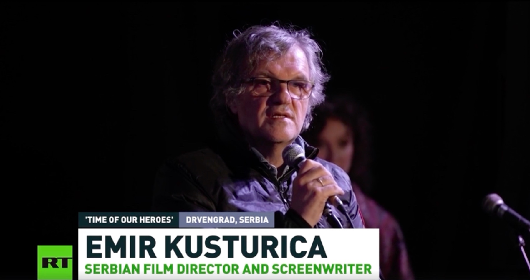 VIDEO: Kultový srbský filmový režisér a scenárista Emir Kusturica vyzdvihol dokumenty šírené ruskou spravodajskou televíziou RT: „Ukázali mi veci, o ktorých som ani len netušil, najmä pokiaľ ide o USA“