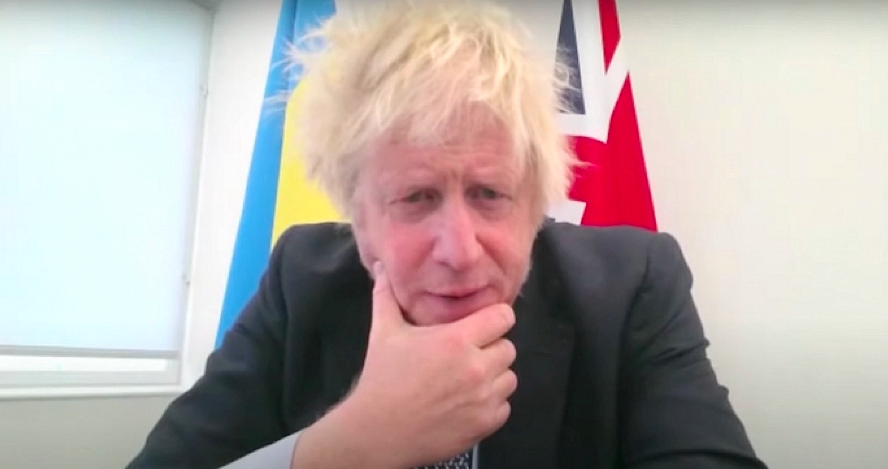 VIDEO: Bývalý britský premiér sa totálne opustil, ruskému prezidentovi Putinovi adresoval primitívny vulgarizmus. „Je koniec. Už žiadne impérium, Vladimír, ty zas*aný idiot,“ vyhlásil husto Boris Johnson, ktorý napriek blížiacej sa totálnej prehre Západu na Ukrajine robí ešte stále široké ramená