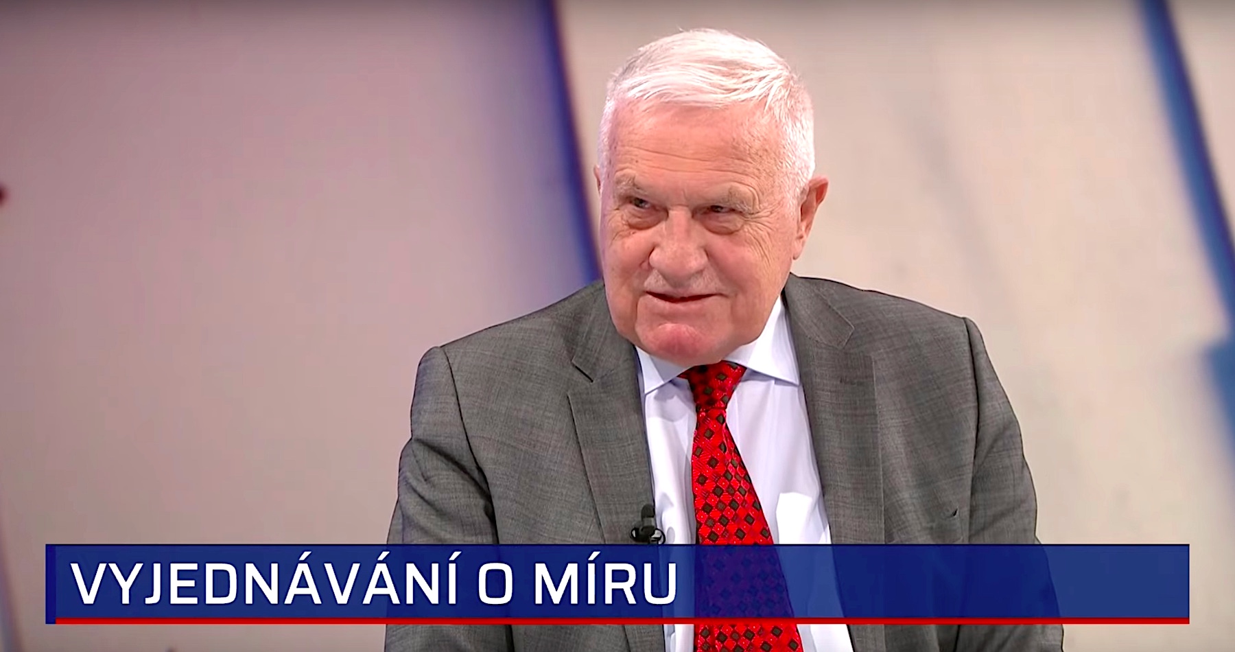 VIDEO: „Chování Evropy je legrační, na jednání s Ruskem měla tři roky. Teď se nesmí vztekat,“ vyhlásil Václav Klaus, ktorý komentoval nielen rokovania USA a Ruska o ďalšom osude Ukrajiny, ale aj o legendárnom prejave amerického JD Vancea v Mníchove