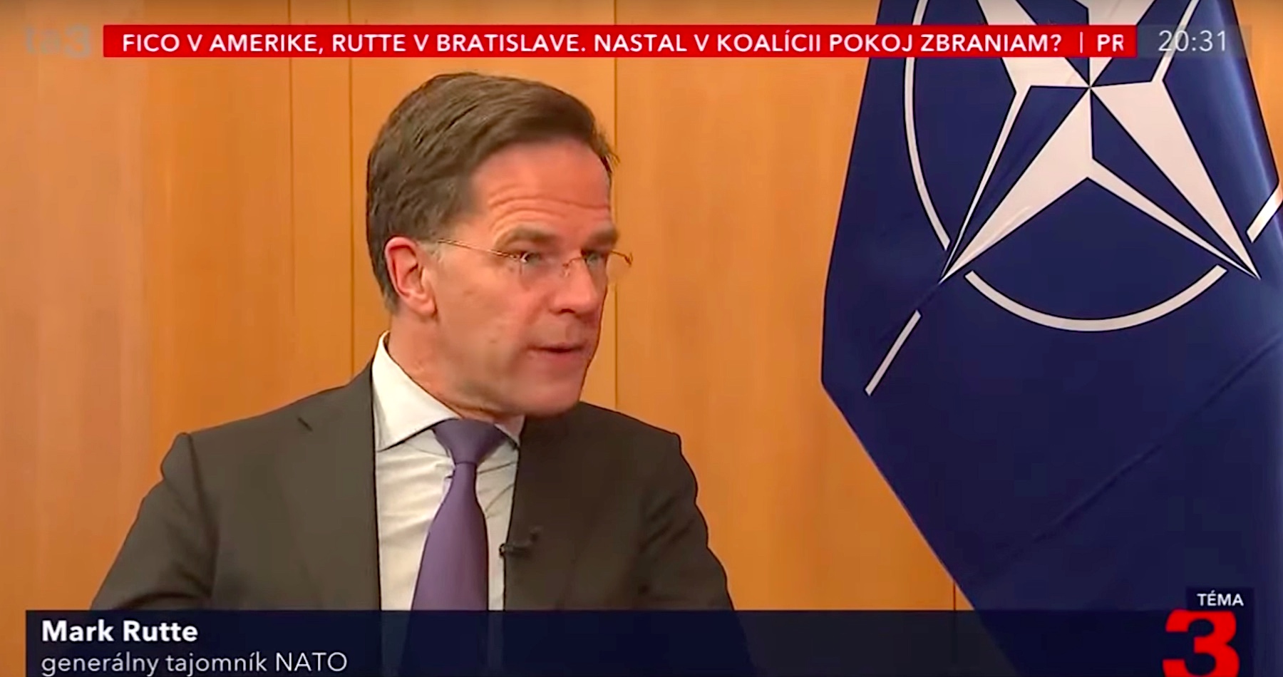 VIDEO: Šéf NATO Mark Rutte v Bratislave vyhlásil, že Severoatlantická aliancia potrebuje prejsť rýchlou a radikálnou zmenou. Rusko podľa neho vyrába za tri mesiace toľko munície ako NATO za rok. Prioritou je viac zbrojenia na úkor zvyšovania životnej úrovne, hojnosti a budovania prosperity. Prehovoril aj o schôdzke „priateľov vojny“ organizovanej francúzskym prezidentom Macronom