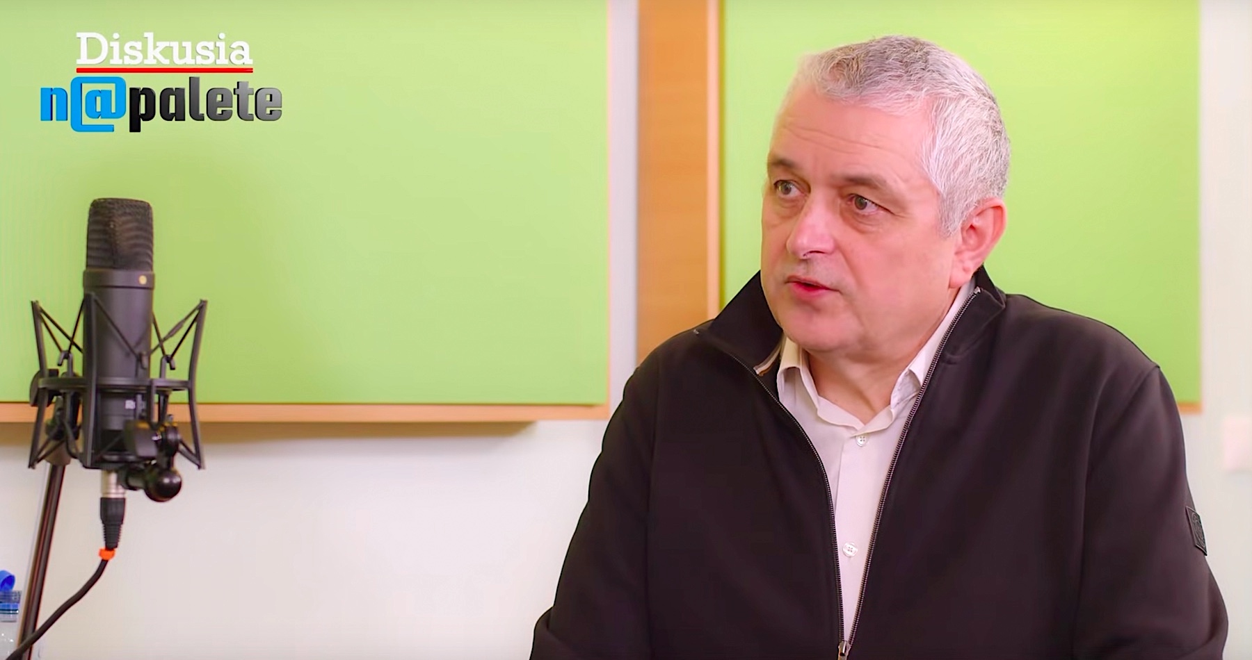 VIDEO: „Za Fica na Slovensku nie je momentálne náhrada,“ tvrdí český moderátor Petr Bohuš, ktorý v rozhovore o súčasnej politike, o práci v médíách, o aktivistickej a propagandistickej žurnalistike a o šírení nenávisti v spoločnosti, vyzdvihol osobnosť slovenského premiéra 