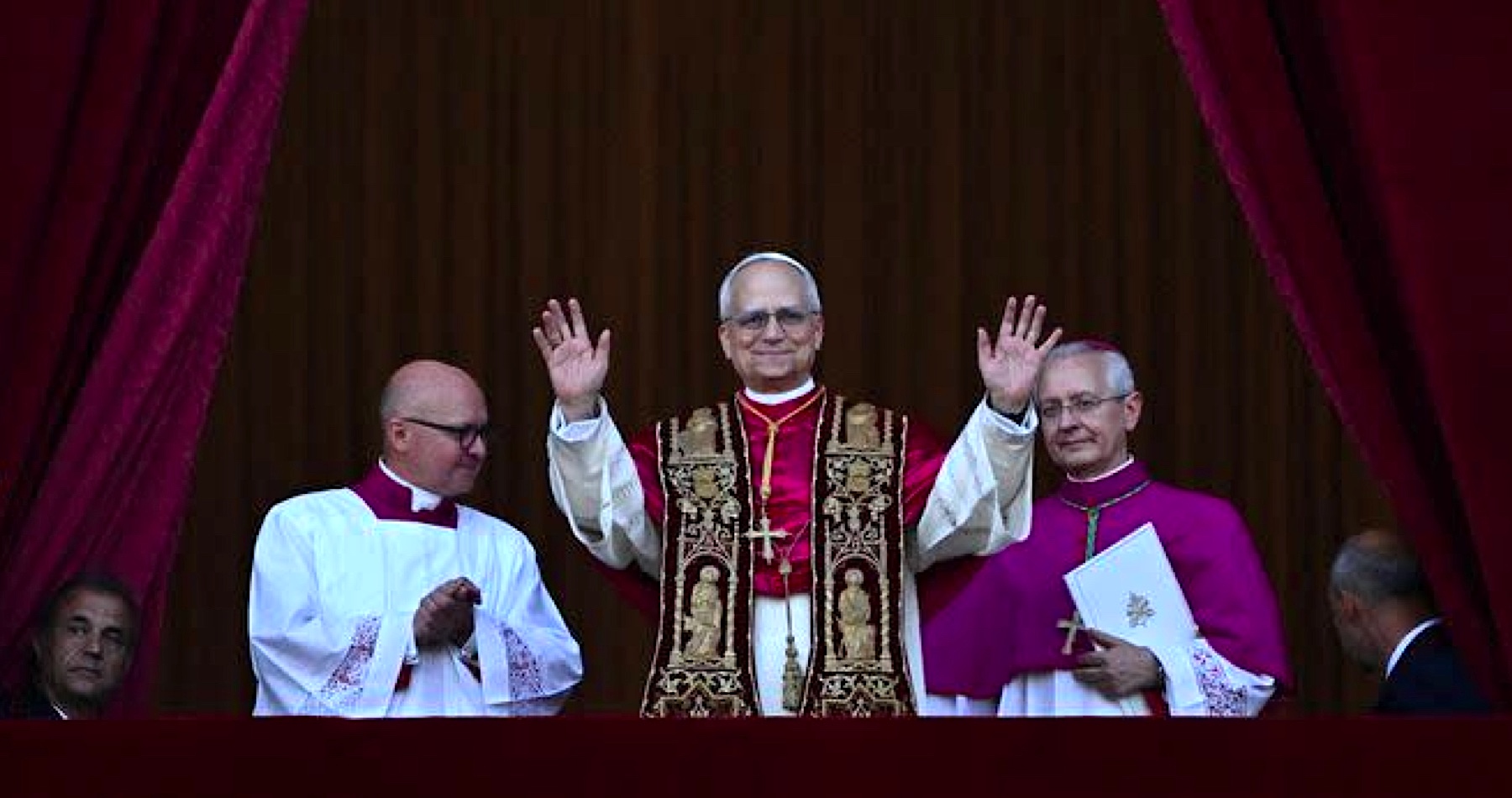 VIDEO: Novým pápežom sa stal americký kardinál Robert Prevost, ktorý má podobný svetonázor ako zosnulý Jorge Mario Bergoglio alias pápež František. Novozvolená hlava katolíckej cirkvi si vybrala meno Lev XIV