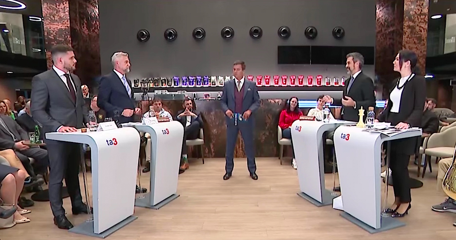 VIDEO: Ostrá debata Tibor Gašpar & Richard Glück vs. progresívni Anglosasi Ján Hargaš & Beáta Jurík o zaťahovaní Slovenska do vojny, o šírení nenávisti voči Rusku, o konflikte na Ukrajine, o meraní dvojakým metrom a o ceste slovenskej delegácie na čele s premiérom Robertom Ficom do Moskvy pri príležitosti 80. výročia ukončenia druhej svetovej vojny a Dňa víťazstva nad fašizmom
