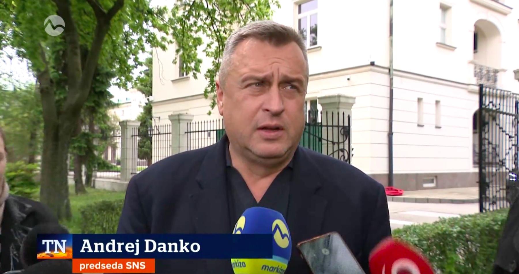 VIDEO: Andrej Danko vyjadril spokojnosť s rokovaním koaličnej rady a ku koaličným partnerom bol zmierlivý. Nekritizoval už ani hlasovanie šéfa rezortu diplomacie Juraja Blanára, ktorý v utorok podporil 17. balík protiruských sankcií