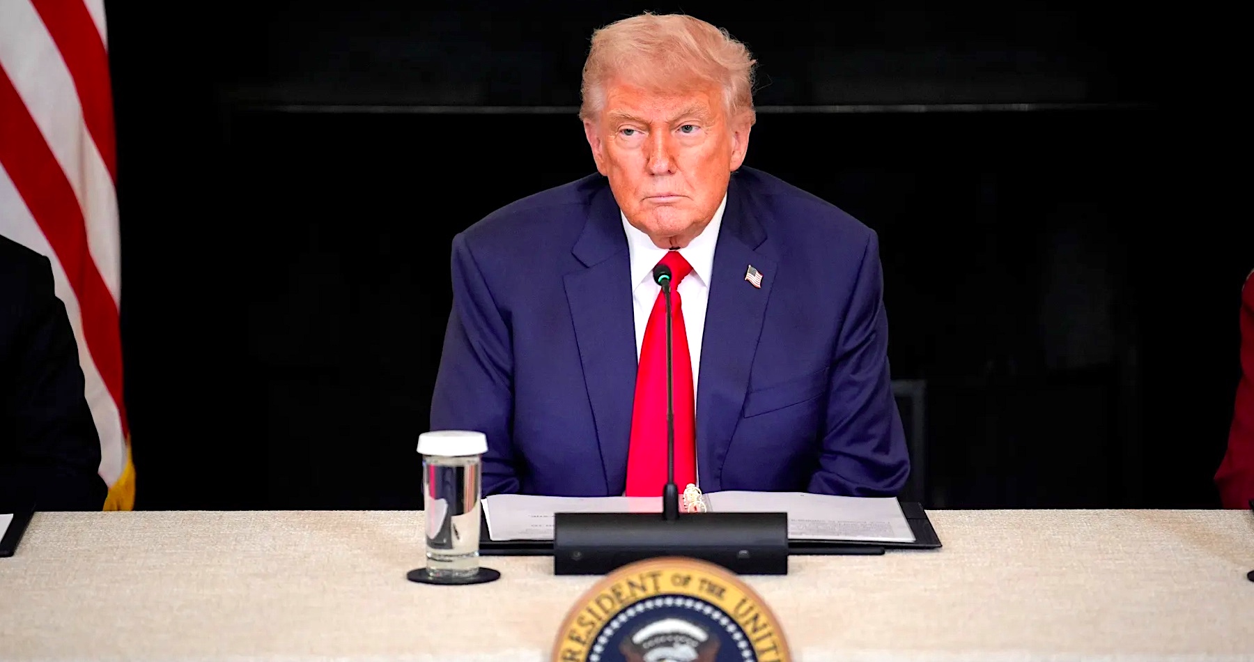 VIDEO: Prezident USA Donald Trump v snahe potlačiť farebnú revolúciu povolil vyslanie ďalších 2000 príslušníkov Národnej gardy aj 700 príslušníkom námornej pechoty do Los Angeles 