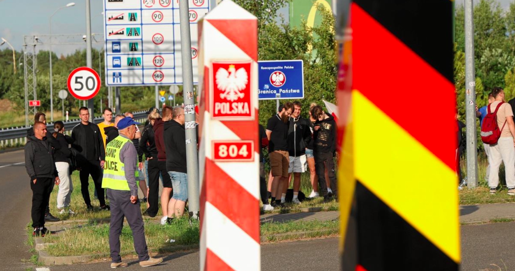 VIDEO: Poľsko vyslalo stovky vojakov na ochranu svojej západnej hranice kvôli ilegálnym migrantom, ktorých sa Nemecko pokúša zbaviť