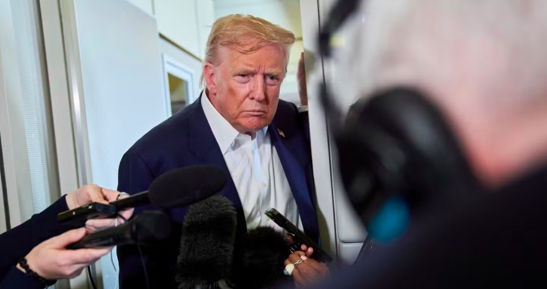 VIDEO: „Desať dní oddnes,“ vyhlásil Donald Trump na otázku, koľko dní bude nakoniec trvať dĺžka aktualizovaného ultimáta Rusku, v snahe ukončiť vojnu na Ukrajine. Podľa experta Rusko žiadne ultimáta neakceptuje a bude systematicky pokračovať v realizácii špeciálnej vojenskej operácie