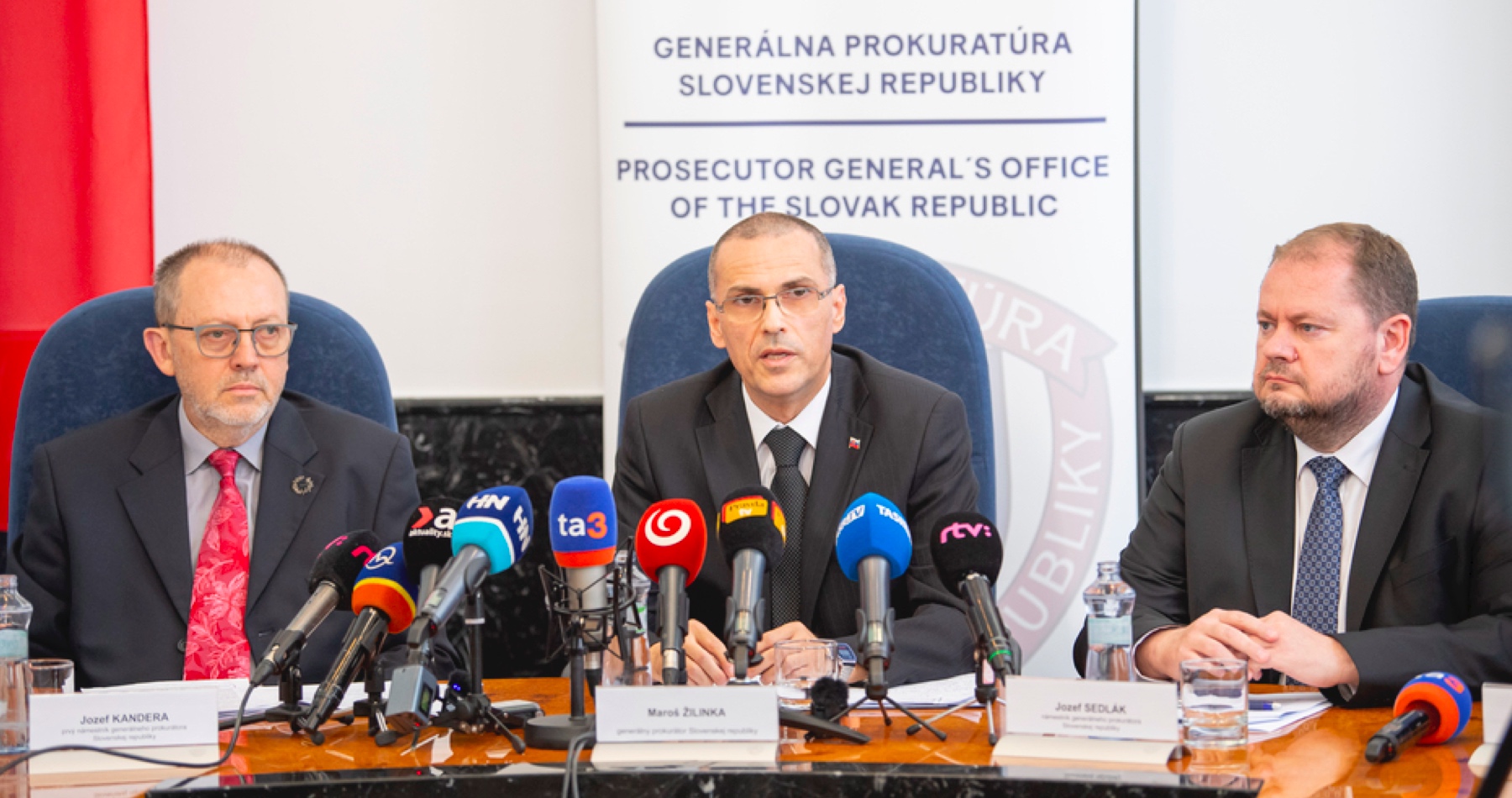 DOKUMENT: Šokujúci list žilinského krajského prokurátora o tom, ako mal podľa neho generálny prokurátor Maroš Žilinka nad rámec svojich kompetencií na neho najprv tlačiť v politicky exponovaných kauzách, kde figuroval vedúci Úradu vlády SR Juraj Gedra a premiérov švagor Svetozár Chabada, a potom na neho vyvíjal nátlak, aby sa vzdal funkcie, keď prokurátor nepostupoval podľa jeho predstáv